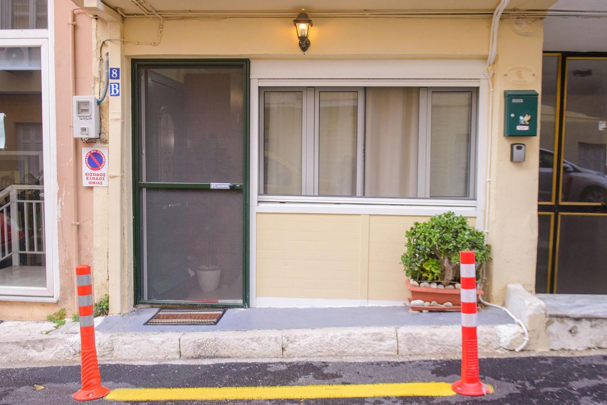 Georgia'S Studio Corfu Town Exterior photo